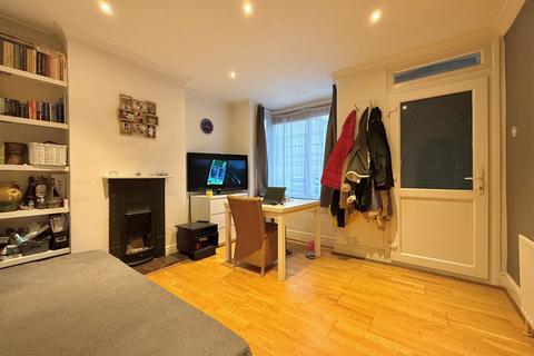 2 bedroom terraced house for sale, Banbury Street, Watford, WD18