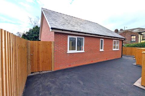 3 bedroom bungalow to rent, Bolton Road, Chorley PR7