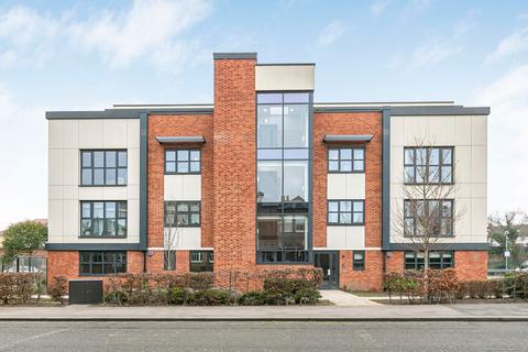 Great North Road, Hatfield, AL9