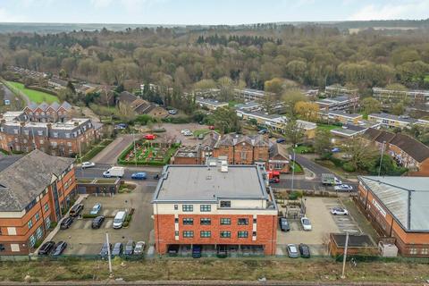 undefined, Great North Road, Hatfield, AL9