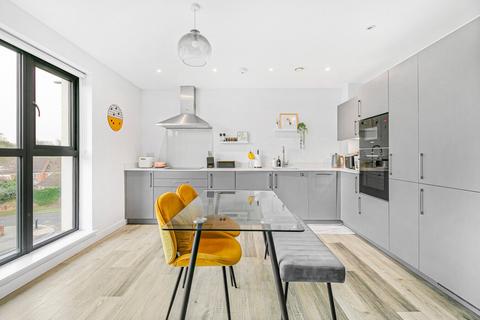 undefined, Great North Road, Hatfield, AL9