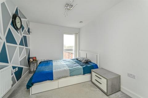 2 bedroom flat for sale, Brunel Way, Havant