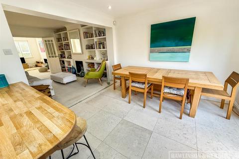 14 Dunstall Way, West Molesey, KT8 1PD