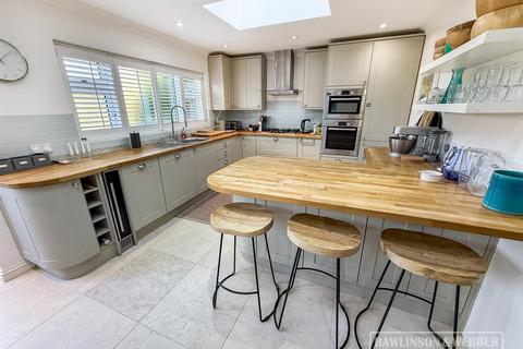 14 Dunstall Way, West Molesey, KT8 1PD