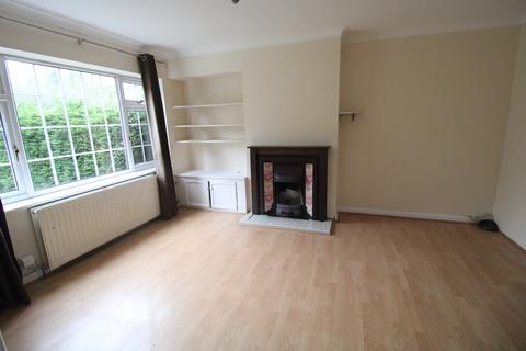 3 bedroom semi-detached house to rent, Brentwood Road, Herongate CM13