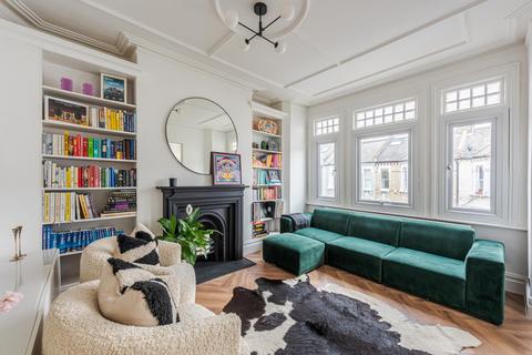 3 bedroom flat for sale, Longbeach Road, London SW11