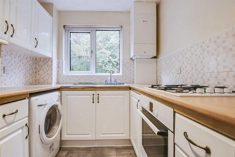 3 bedroom semi-detached house to rent, Brayton Court, Shenley Lodge