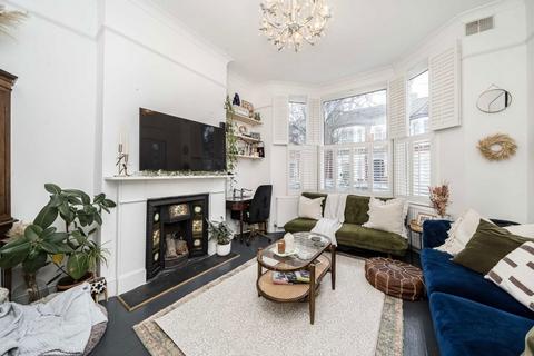 2 bedroom flat for sale, Ashburnham Road, London NW10