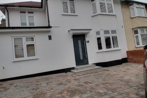 3 bedroom house to rent, St. James Gardens, Wembley HA0