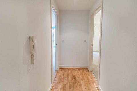 1 bedroom apartment for sale, Cardinal Building, Station Approach, Hayes, UB3 4FD