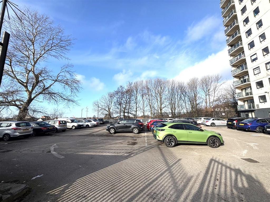 PARKING.jpeg