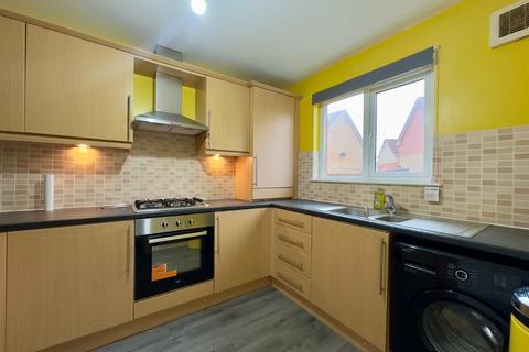 3 bedroom terraced house to rent, Strachur Crescent, Lambhill, Glasgow, G22