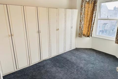 4 bedroom house to rent, 148 ,St Awdry's Road, Barking, IG11