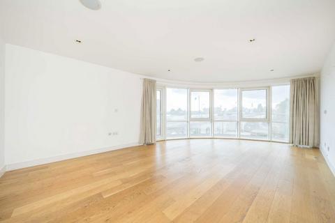 3 bedroom flat to rent, Kew Bridge Road, Brentford TW8