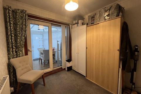 4 Markfield Drive, Low Moor, Bradford, BD12 0UN