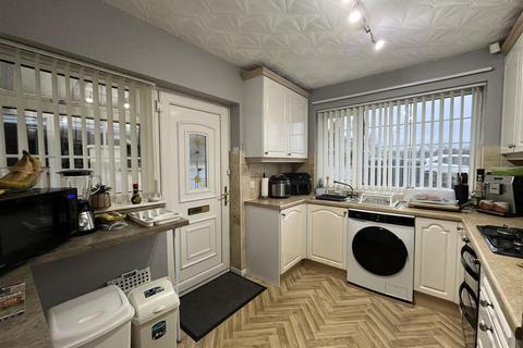 4 Markfield Drive, Low Moor, Bradford, BD12 0UN
