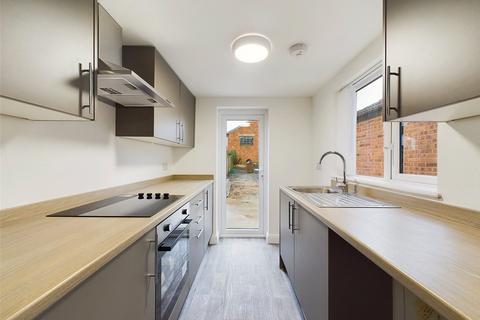 84 India Road, Gloucester, GL1 4DL