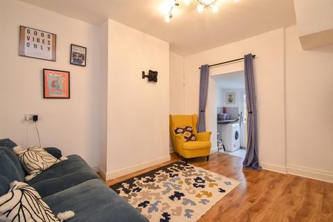 3 bedroom terraced house for sale, Calvert Road, Hastings