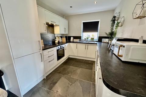 4 bedroom semi-detached house for sale, Morfa'r Garreg, Pwllheli