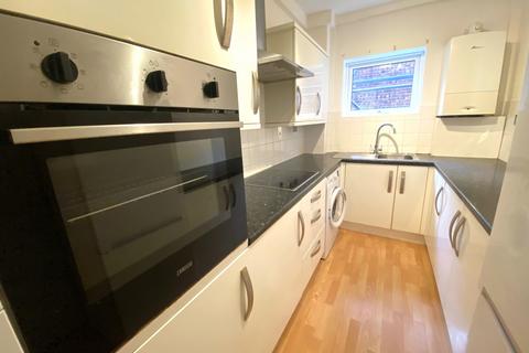 2 bedroom flat to rent, Aplin Way, TW7 4RJ