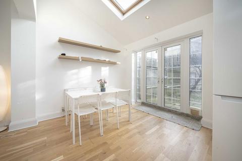 4 bedroom end of terrace house for sale, Cecil Road, London W3