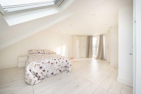 18 Cecil Road, London, W3 0DB