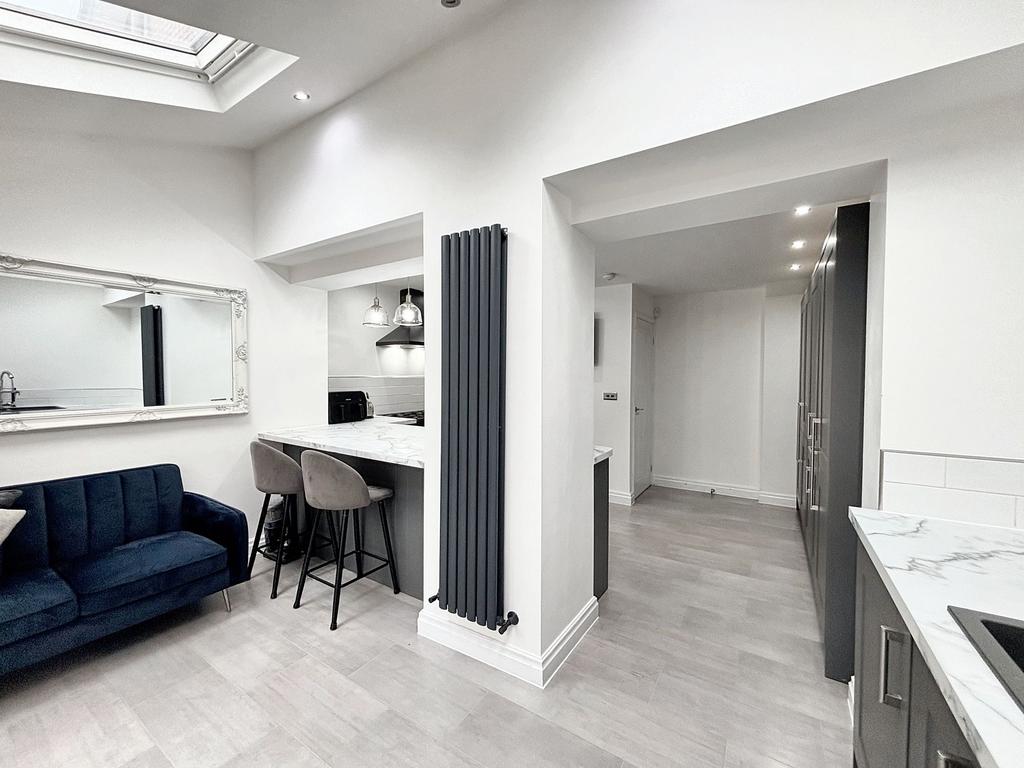 Sitting/Dining Area