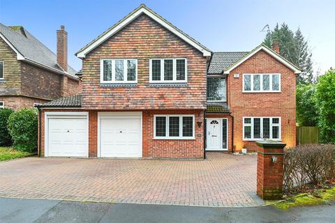 5 bedroom detached house for sale, Mulroy Drive, Surrey GU15