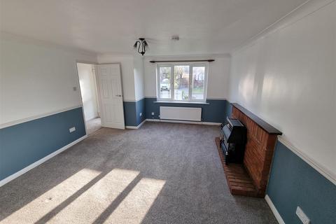 3 bedroom semi-detached house to rent, Fleet Way, Shalfleet