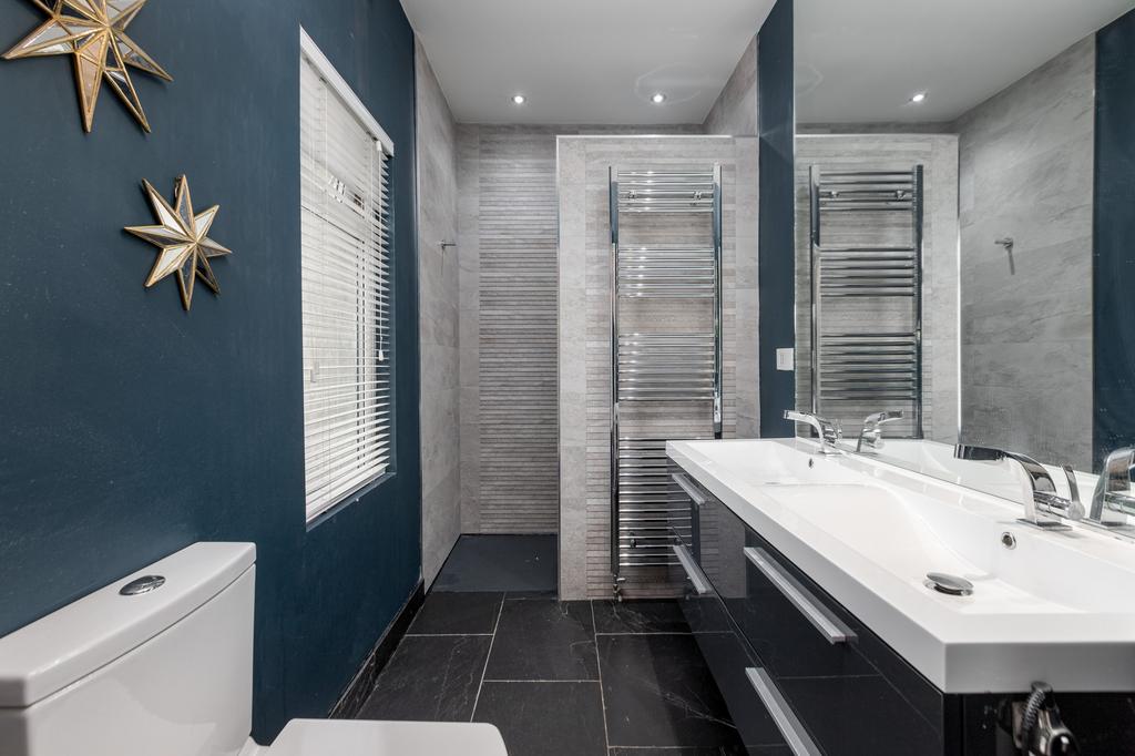 Primary En Suite