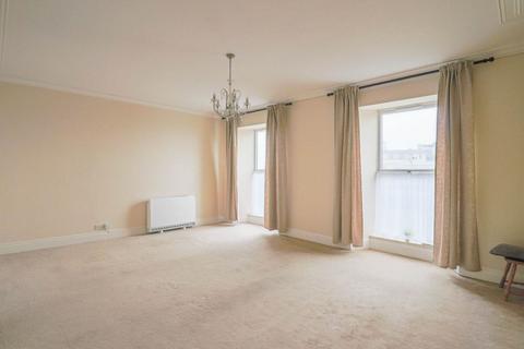 2 bedroom flat for sale, Knightstone Road - Great First Time Buy/Buy-To-Let