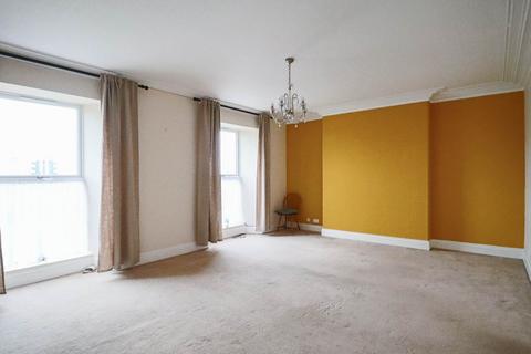 2 bedroom flat for sale, Knightstone Road - Great First Time Buy/Buy-To-Let