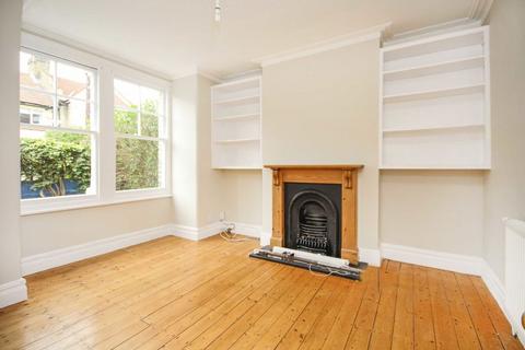 2 bedroom flat to rent, Kenley Road, St Margarets TW1