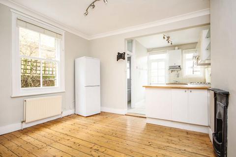 2 bedroom flat to rent, Kenley Road, St Margarets TW1