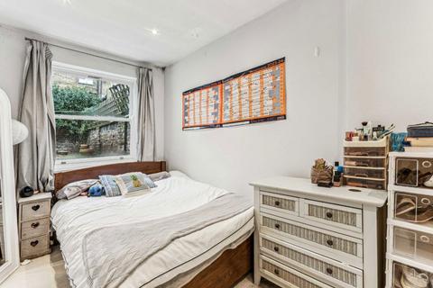 2 bedroom flat for sale, Chesson Road, London W14