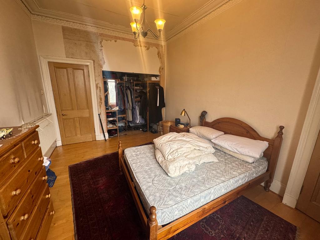 Bedroom 1 (2)