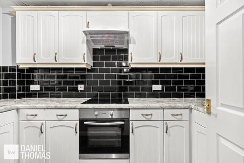 4 Burrows Chase, Waltham Abbey, EN9 3YX