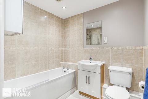 4 Burrows Chase, Waltham Abbey, EN9 3YX