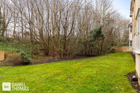 4 Burrows Chase, Waltham Abbey, EN9 3YX
