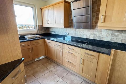 3 bedroom penthouse for sale, Kingmere, Littlehampton BN17