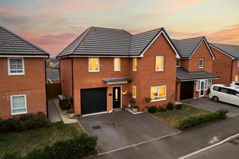 4 bedroom detached house for sale, A Immaculate & Detached Home with Four Bedrooms in Northwich