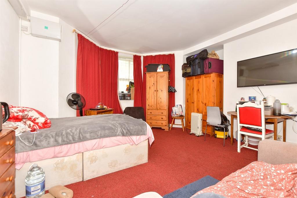 Lounge/ Bedroom