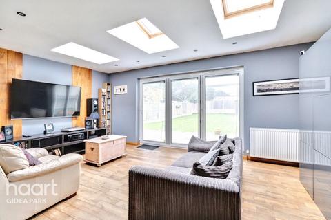 4 bedroom semi-detached house for sale, Brentwood Road, Gidea Park