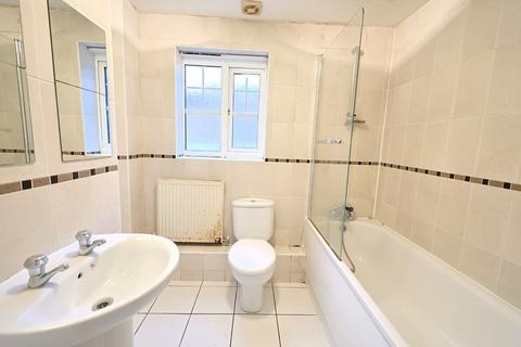 2 bedroom flat for sale, Clarinet Court, 19 Symphony Close, Edgware, Greater London, HA8