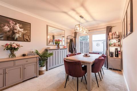 143 High Road, Byfleet, West Byfleet, KT14 7RJ