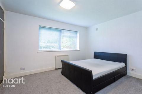 Egmont Road, Sutton
