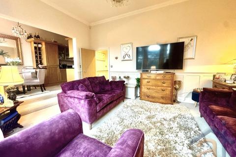 2 bedroom apartment for sale, Park Crescent, Southport, PR9 9LJ