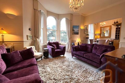 Park Crescent, Southport, PR9 9LJ