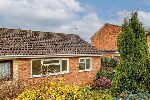 2 bedroom semi-detached bungalow for sale, Crane Close, Woodloes Park, Warwick