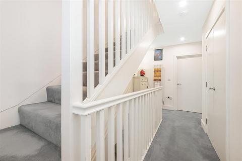undefined, Croydon Road, Caterham CR3